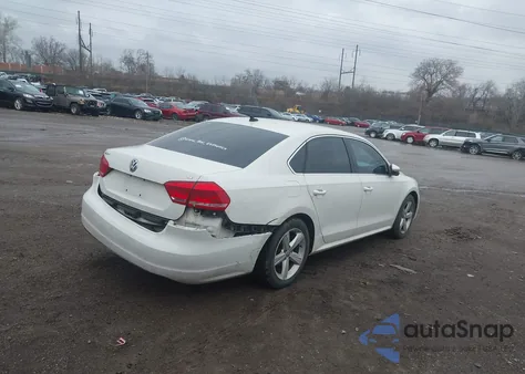 2012 Volkswagen Passat 2.5L Se из США, поврежденный, VIN 1VWBP7A37CC017707